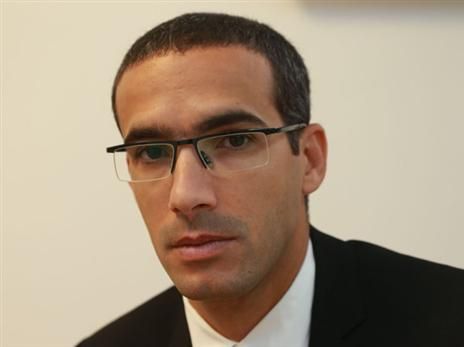 עו"ד שחר חצרוני. מייצג את גיטא