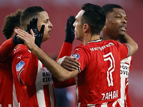 פ.ס.וו התקרבה לפסגה (getty)