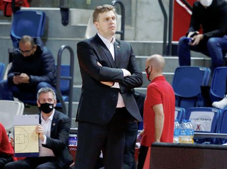 יזכה לקרדיט לבנות קבוצה מאפס? אדומייטיס (אלן שיבר)