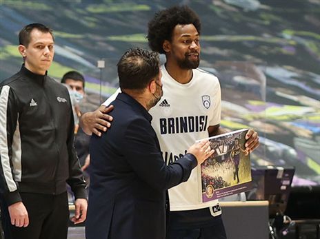 ג'יימס בל האקס זכה לטקס מכובד (דני מרון)