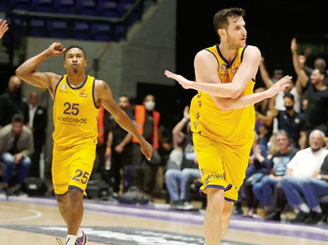 שוב הגיע במאני טיים. פניני (אלן שיבר)