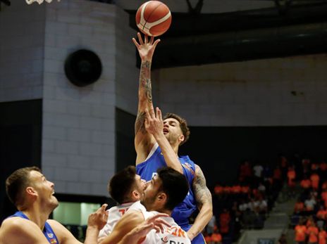 ווילבקין. משחק צמוד בחולון (אלן שיבר)