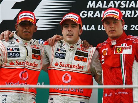 המילטון, רייקונן ואלונסו בגרנד פרי מלזיה בשנת 2007. ילדים