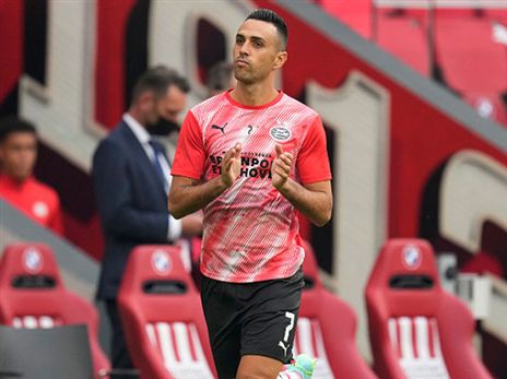 האווירון, מאחוריך? זהבי (Getty)