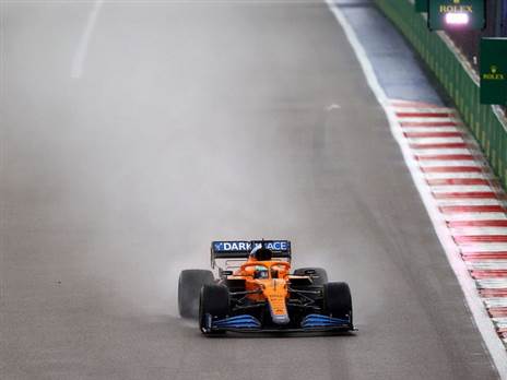 לאנדו נוריס בגשם (צילום: Getty)