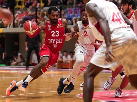 הרבה אקשן בכפר בלום (מאור אלקסלסי)