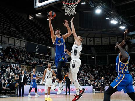 קלויארו עולה לסל (Getty)