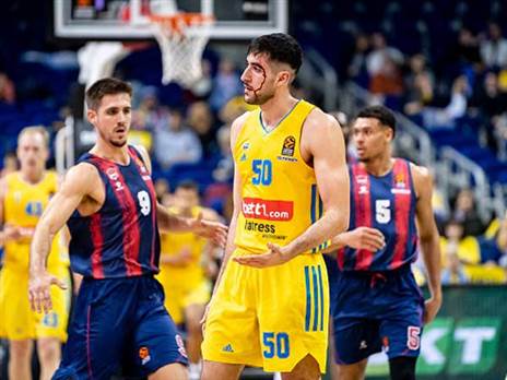 זוסמן לאחר המכה שספג (getty)