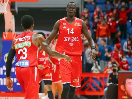 מייקר. מתקשה להסתגל (לירון מולדובן)