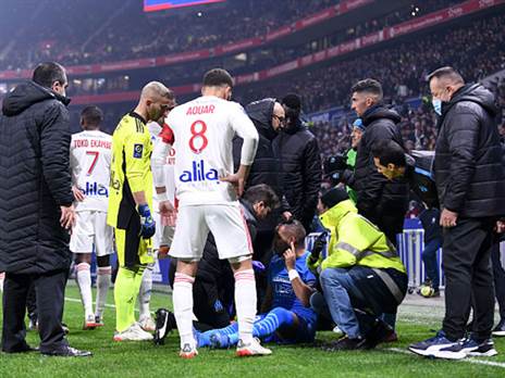 מקבל טיפול לאחר המקרה (Getty)