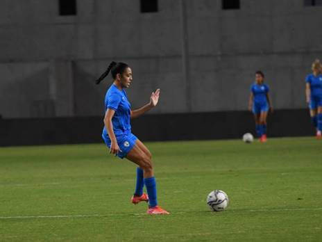 "נשארת עם רגליים על הקרקע" (קרדיט: אוקסנה דניסוב)