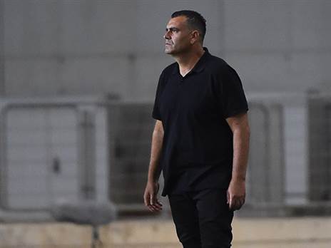 מנחם קורצקי. בחדרה מרוצים מעבודתו (ברני ארדוב)