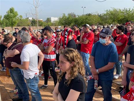 לעולם לא יצעד לבד