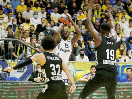 קיירי תומאס. לא ברור (אלן שיבר)