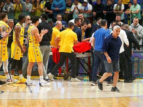 רק בריאות. ז'יז'יץ' מפונה מההיכל (אלן שיבר)