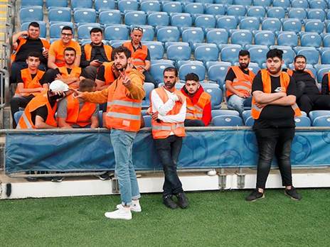 "מה, רוצים שנתפרק בגלל כמה מאבטחים?" (אלן שיבר)