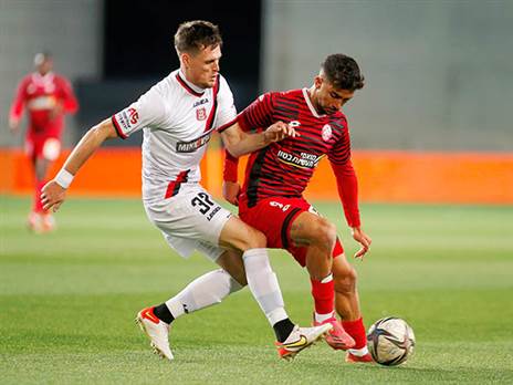 מנסים להגיע לסיכום. גוזלן (אלן שיבר)