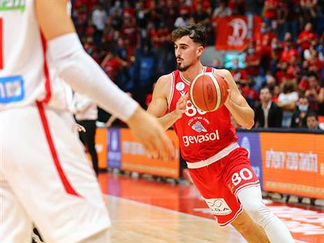 יעבור לאדום של הפועל ת"א? קונרליוס (לירון מולדובן)