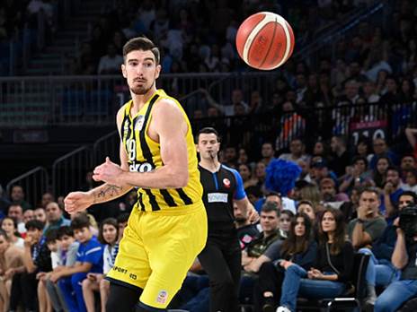 חוזר לליגה הצרפתית. דה קולו (Photo by Seskim Photo/MB Media/Getty Images)