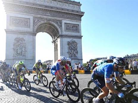 גיא ניב בשער הניצחון (נועה ארנון)