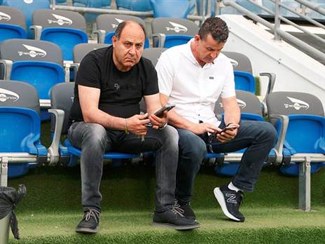 בסכנין מודאגים. אבו יונס (אלן שיבר)