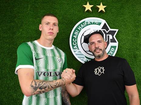 פודגוראנו עם סוכנו עו"ד שחר גרינברג (באדיבות מכבי חיפה)