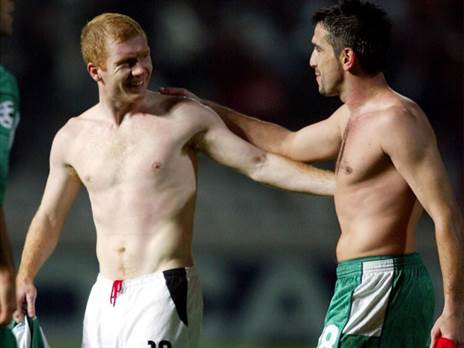 פראליה זוכה לחולצה מסקולס (Photo by Mike Egerton/EMPICS via Getty Images)