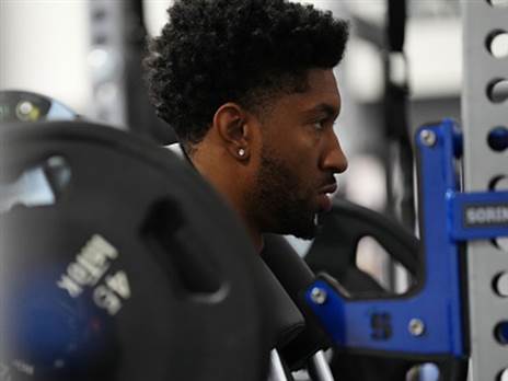 עדיין מתקשה לעמוד בסטנדרטים. ווד (Cooper Neill/NBAE via Getty)