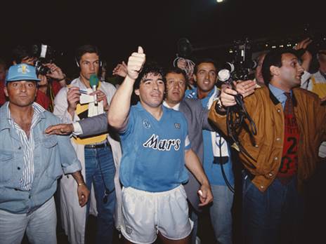 זכרונות מימי מראדונה (Photo by Simon Bruty/Allsport/Getty Images)