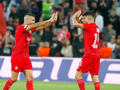 לא מעט כסף, ב"ש (אלן שיבר)