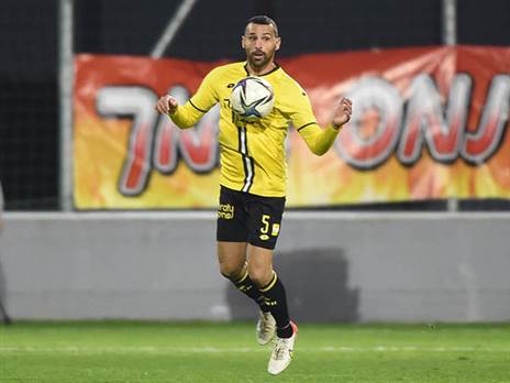 סגר מעגל בסוף הקריירה. שיר צדק במדי מכבי נתניה (צילום: ברני ארדוב)