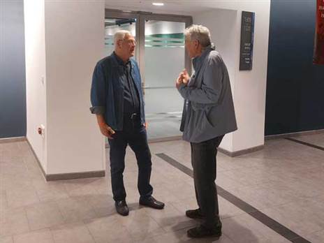 יואב כץ ויעקב שחר נפגשו לפני שריקת הפתיחה (מאור אלקסלסי)