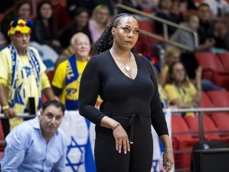 ל'קו ווילינגהאם על הקווים. מישהו יכול לעצור את אשדוד? (קרדיט: FIBA)