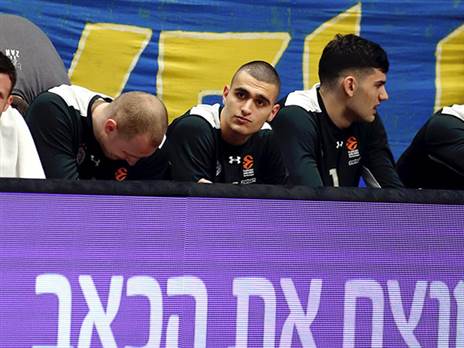 ירצה לשכוח את הערב הזה. מדר (אלן שיבר)