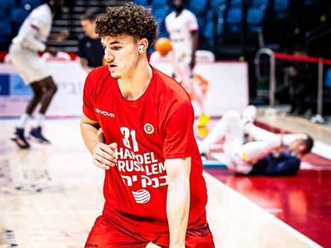 עזיבה של פארקר תשפיע על העתיד שלו? (עודד קרני)