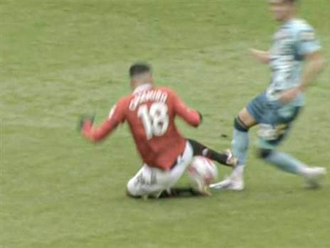 אדום שני בשלושה משחקים