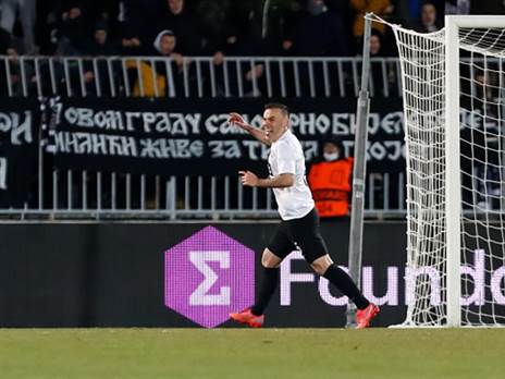 נאתכו במדי פרטיזן (Getty)