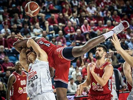 "אסור לזלזל באף אחת" (עודד קרני)