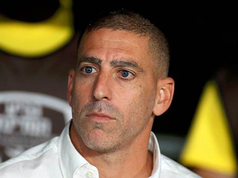 יחכה עוד שנה, קוז'וק (אלן שיבר)