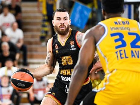 הבריז לפני המשחק (GETTY)