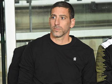 בונה את הסגל. קוז'וק (ברני ארדוב)