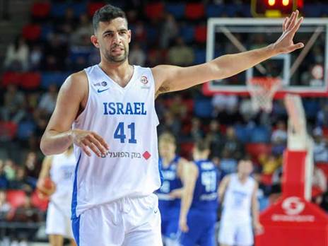 נפצע בכתף ועזב את המשחק. גינת (צילום: דני מרון)