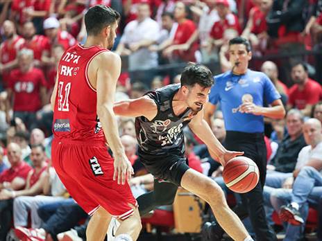 קרב אדומות במחזור ה-12 (עודד קרני)