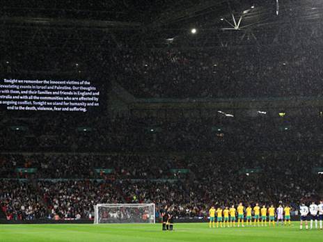 דקת הדומייה בין אנגליה לאוסטרליה (GETTY)