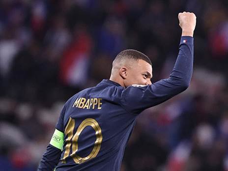 אמבפה. שלושער ושלושה בישולים (FRANCK FIFE/AFP via Getty Images)