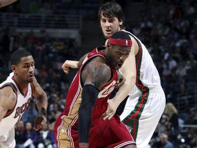 מאז הערב הזה ב-2007 לברון קלע 10+ בכל משחק ומשחק (Getty)