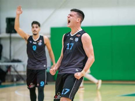 אבנרי חוגג את הניצחון של  מעלה אדומים (עילאי אהרוני)