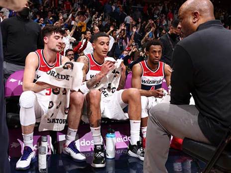 דני אבדיה וקייל קוזמה. היררכייה לא ברורה (Stephen Gosling/NBAE via Getty Images)