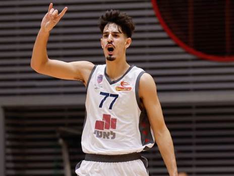 בדרך לאירופה, שרף (אלן שיבר)