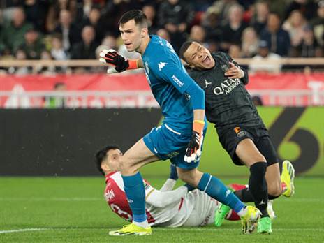 אמבפה. סימני שאלה? (Jean Catuffe/Getty Images)